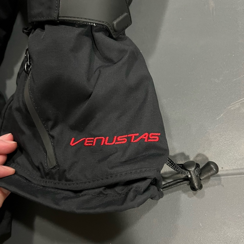 Venustas Black and Red Winter Gloves - Picture 3 of 4